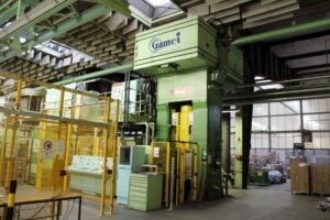 Prensa de tornillo Gamei - 1300 ton