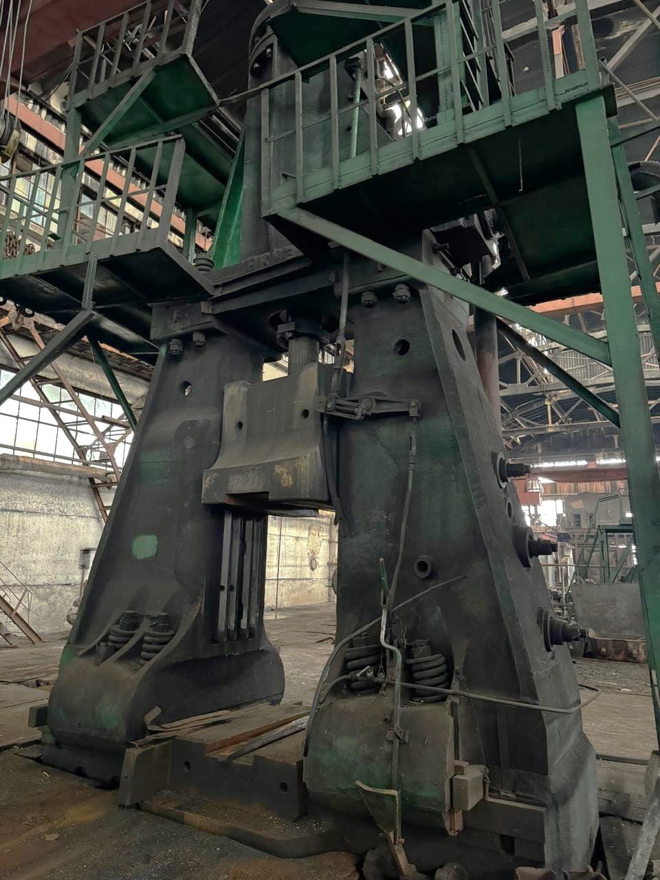 Martillo de forja NKMZ Kramatorsk M2152 - 16 ton