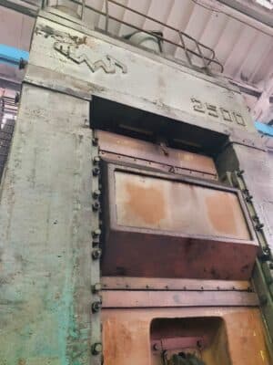 Prensa de articulación de rodilla TMP Voronezh K504.003.844 - 2500 ton (Foto 2)