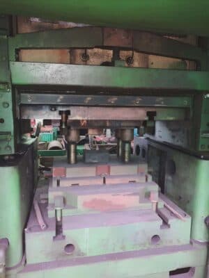 Prensa de articulación de rodilla TMP Voronezh K504.003.844 - 2500 ton (Foto 5)