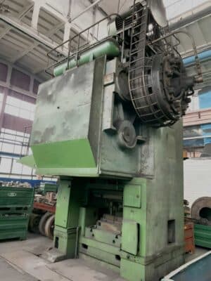 Prensa de articulación de rodilla TMP Voronezh K504.003.844 - 2500 ton (Foto 10)