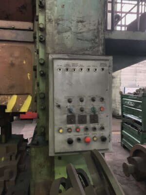 Prensa de articulación de rodilla TMP Voronezh K504.003.844 - 2500 ton (Foto 1)