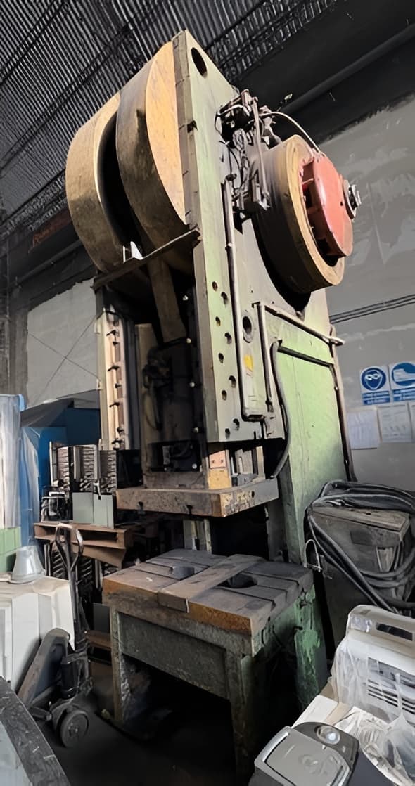 Prensa de cuello de cisne Stanko KM2134A - 250 ton