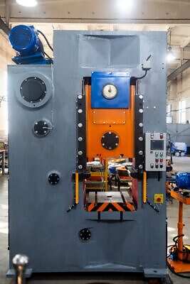 Prensa de articulación de rodilla Barnaul KB8336 - 400 ton (Foto 6)