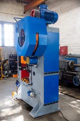 Prensa de articulación de rodilla Barnaul KB8336 - 400 ton (Foto 5)