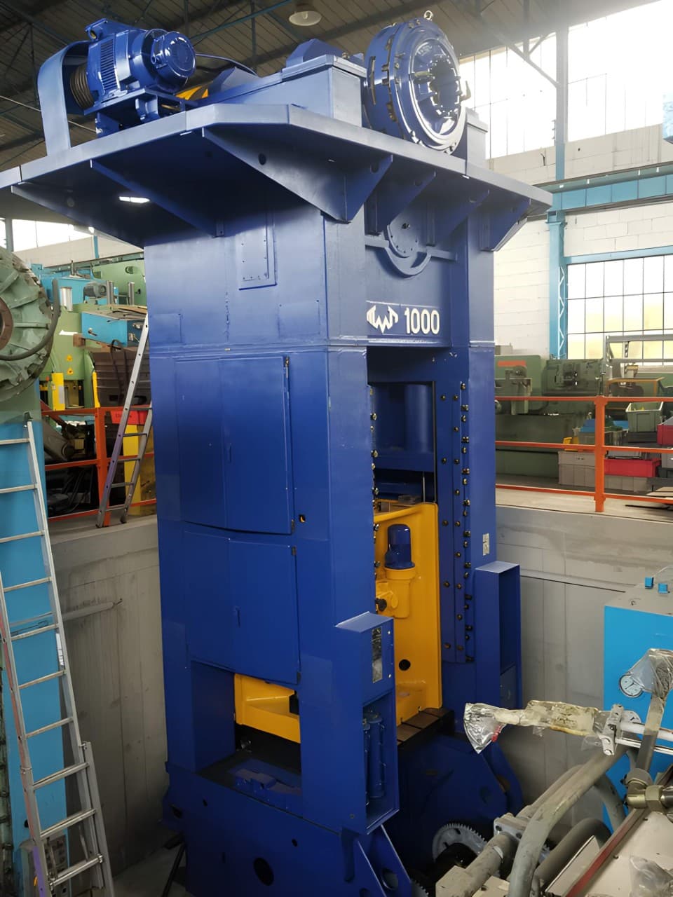 Prensa de recorte TMP Voronezh KA9540 - 1000 ton