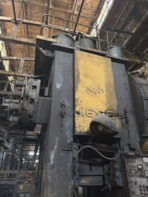 Prensa de forja en caliente TMP Voronezh KB8042 - 1600 ton (Foto 2)
