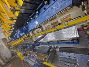 Prensa de estampación Aida DSF-TE4-20000-730-250 - 2000 ton (ID:76378) - Dabrox.com