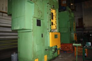 Prensa de extrusión en frío Barnaul KB0036 - 400 ton (ID:S85655) - Dabrox.com