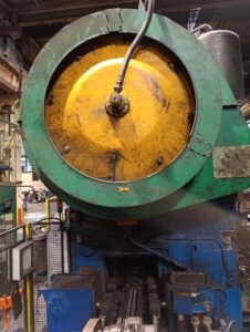 Prensa de forja Komatsu CAH2000 - 2000 ton (ID:76397) - Dabrox.com