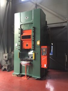 Prensa de extrusión en frío Barnaul K0034 - 250 ton (ID:S78539) - Dabrox.com