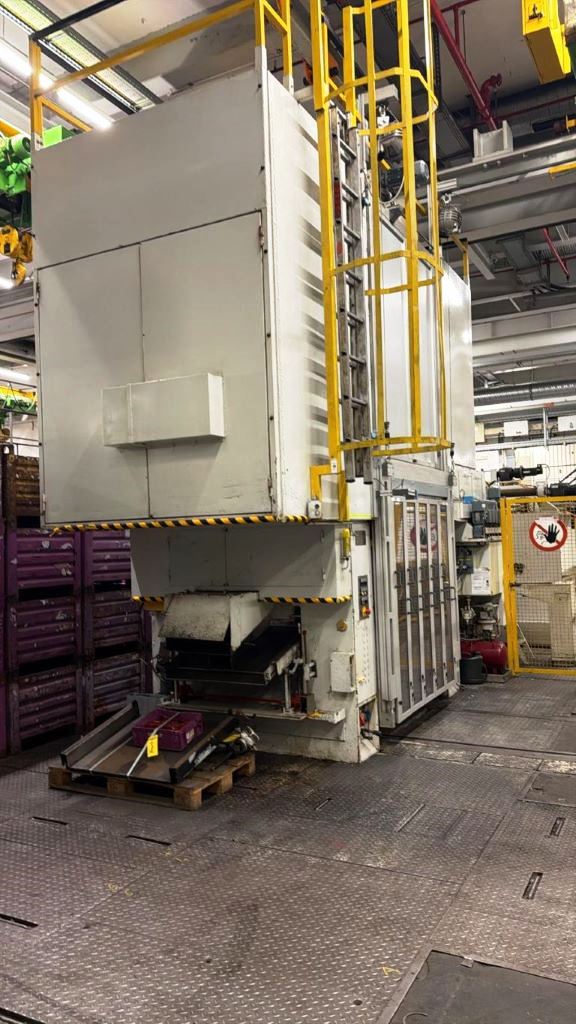 Prensa de estampación Muller Weingarten HU 2-250 - 250 ton