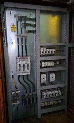 Prensa hidráulica Dieffenbacher P0-F 1250A - 1250 ton (Foto 2)