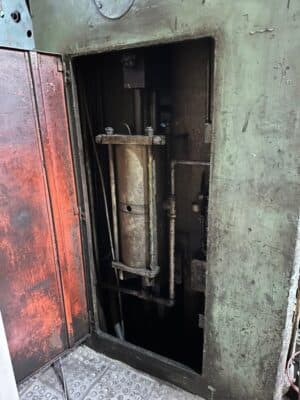 Prensa de rodilla Barnaul K8342 - 1600 ton (Foto 2)