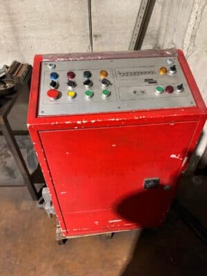 Prensa de rodilla Barnaul K8340 - 1000 ton (Foto 9)