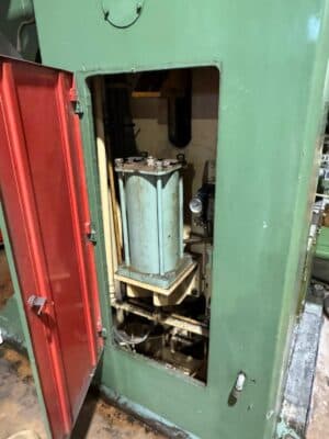 Prensa de rodilla Barnaul K8340 - 1000 ton (Foto 2)