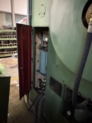 Prensa de rodilla Barnaul K8340 - 1000 ton (Foto 1)