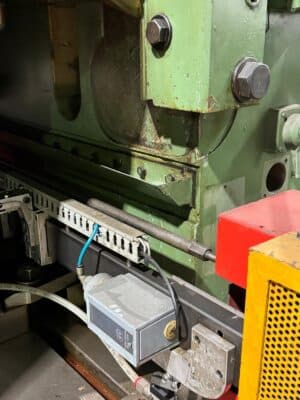 Prensa de rodilla Barnaul K8340 - 1000 ton (Foto 10)