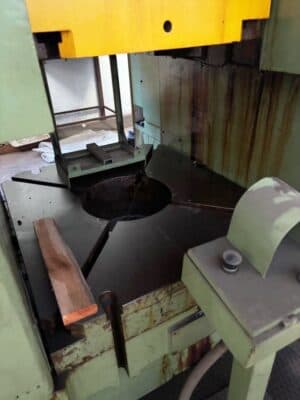 Prensa de rodilla Kieserling KKPR 2000/1000 - 2000 ton (Foto 2)