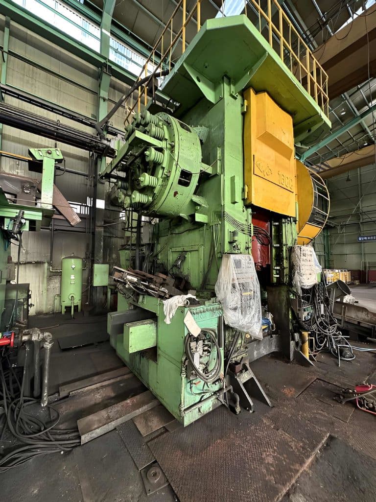 Prensa de estampación en caliente TMP Voronezh KG8042 - 1600 ton