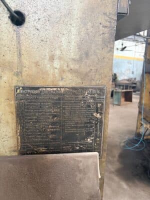Prensa de extrusión en frío Barnaul KB0036 - 400 ton (Foto 3)