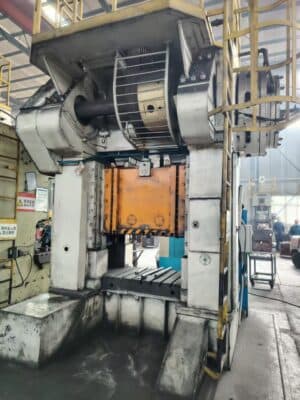 Prensa de desbarbado TMP Voronezh KA9033 - 200 ton (Foto 2)
