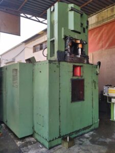 Prensa de rodillera Grabener GKN 1000s/11/31007 - 600 ton (ID:76291) - Dabrox.com