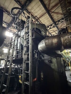 Prensa de estampación en caliente Sumitomo FP1600 - 1600 ton (Foto 1)
