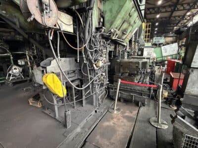 Prensa de estampación en caliente Sumitomo FP1600 - 1600 ton (Foto 9)