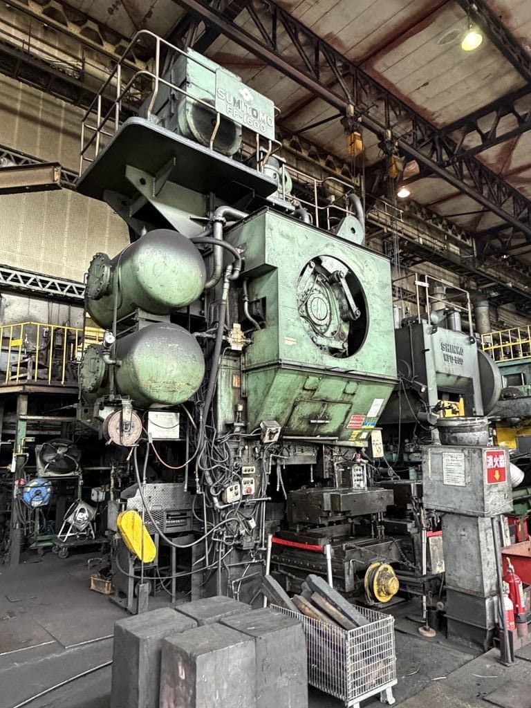 Prensa de estampación en caliente Sumitomo FP1600 - 1600 ton