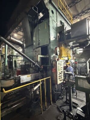 Prensa de estampación en caliente Smeral LMZ 1600 - 1600 ton (Foto 3)