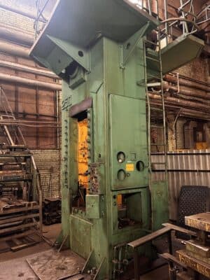 Prensa de desbarbado TMP Voronezh KA2534 - 250 ton (Foto 2)