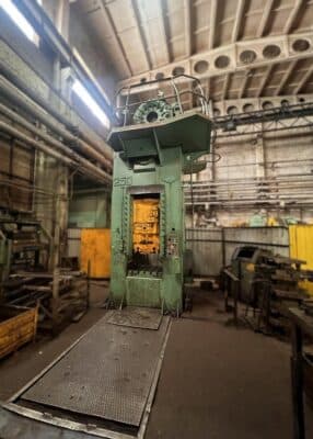 Prensa de desbarbado TMP Voronezh KA2534 - 250 ton (Foto 1)