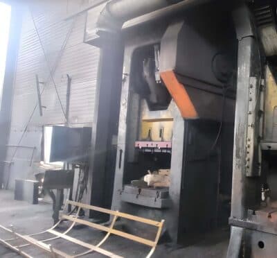 Prensa de desbarbado Smeral LKO 500 S - 500 ton (Foto 1)