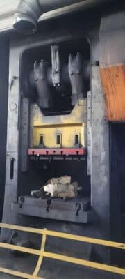 Prensa de desbarbado Smeral LKO 500 S - 500 ton (Foto 8)