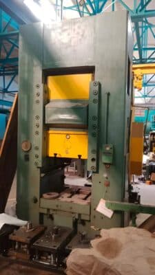 Prensa de extrusión en frío Barnaul K0034 - 250 ton (Foto 2)