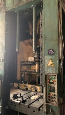 Prensa de desbarbado TMP Voronezh K2538 - 630 ton (Foto 1)