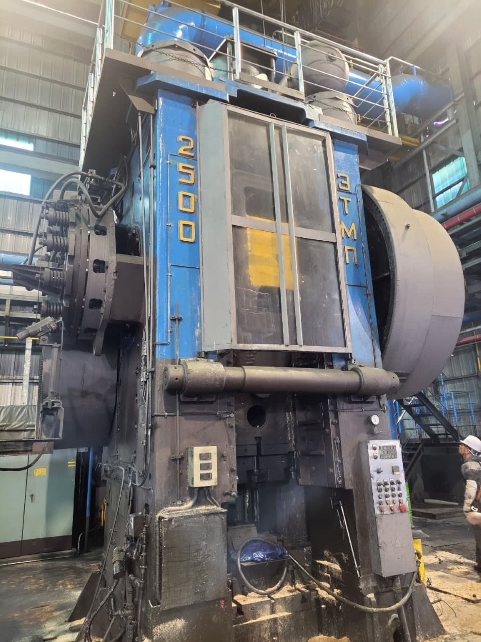 Prensa de estampación en caliente TMP Voronezh K8544 - 2500 ton