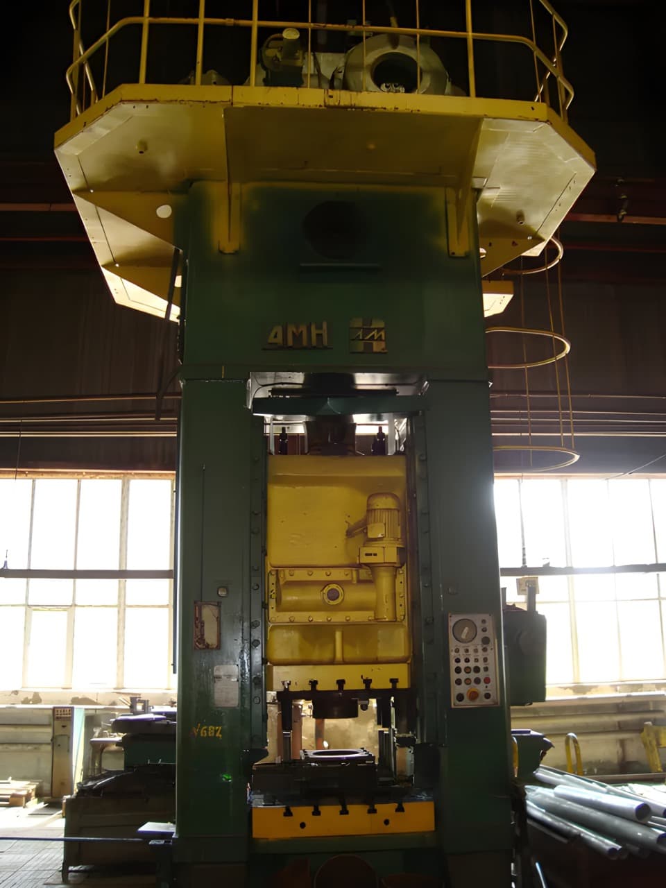 Prensa de desbarbado Kuzlitmash KB9536 - 400 ton 
