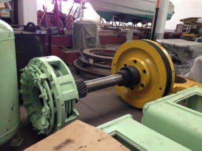 Prensa de desbarbado Kuzlitmash KB9536 - 400 ton  (Foto 6)