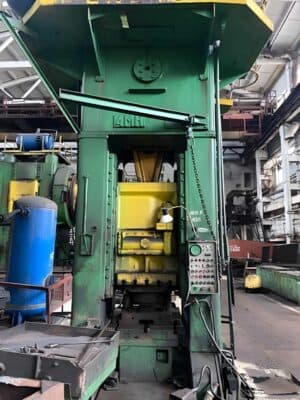 Prensa de desbarbado Kuzlitmash KD9536 - 400 ton (Foto 2)