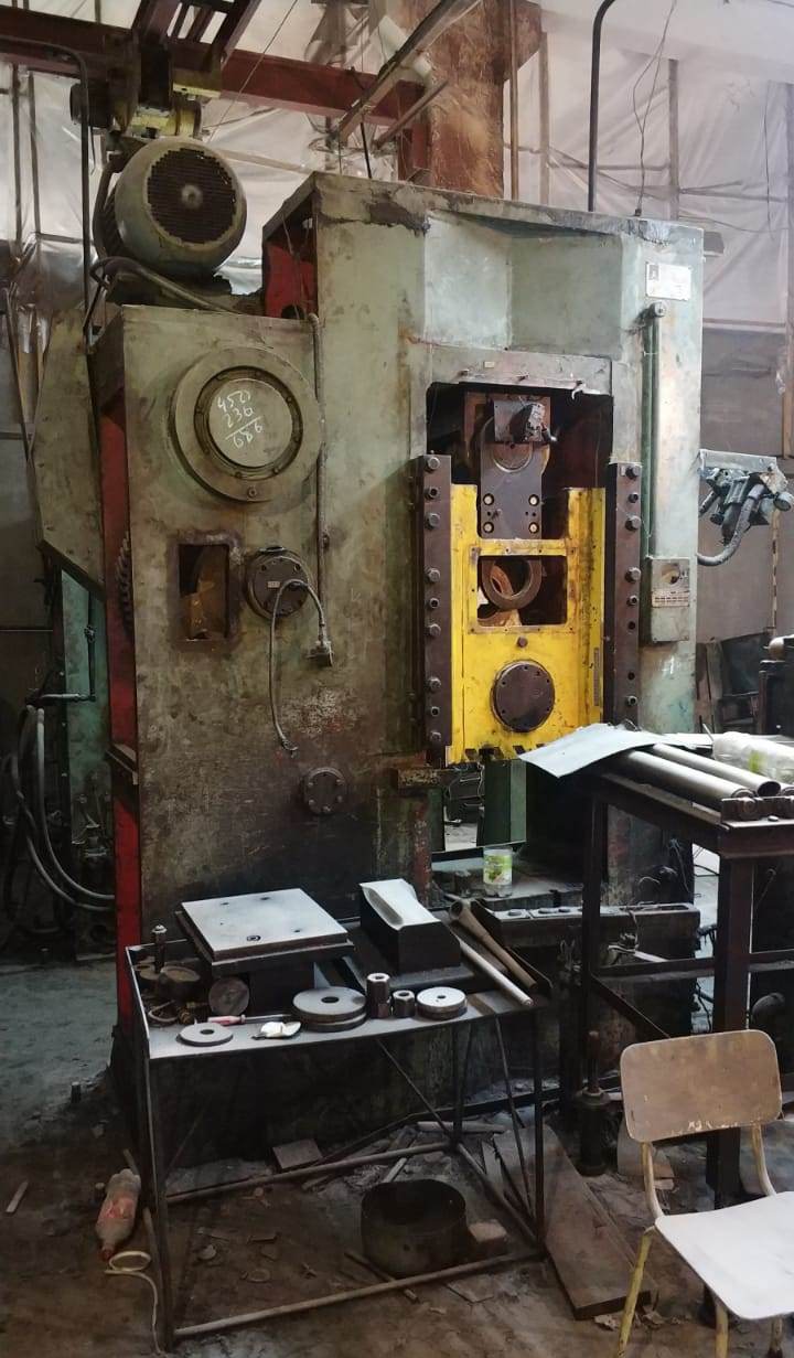 Prensa de rodillera Barnaul KB8336 - 400 ton (ID:75691) - Dabrox.com