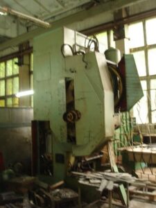 Prensa de extrusión en frío Barnaul K0034 - 250 ton (ID:75131) - Dabrox.com
