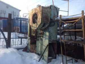 Prensa de rodillera Barnaul KB8338 - 630 ton (ID:75135) - Dabrox.com