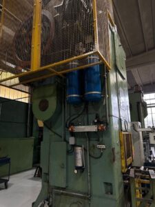 Prensa de rodillera Kieserling KKPR 1600 - 1600 ton (ID:76312) - Dabrox.com