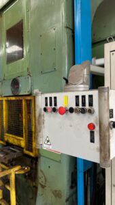 Prensa de rodillera Kieserling KKPR 1600 - 1600 ton (ID:76312) - Dabrox.com