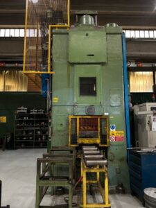 Prensa de rodillera Kieserling KKPR 1600 - 1600 ton (ID:76312) - Dabrox.com