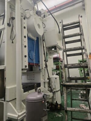 Prensa de articulación de rodilla Barnaul KB8342 - 1600 ton (Foto 1)
