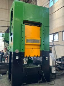 Prensa de rodillera Barnaul K8342 - 1600 ton (ID:76334) - Dabrox.com