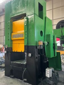 Prensa de rodillera Barnaul  - 1600 ton